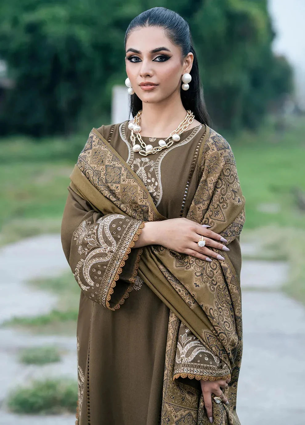 Jazmin 3PC Dhanak Embroidered