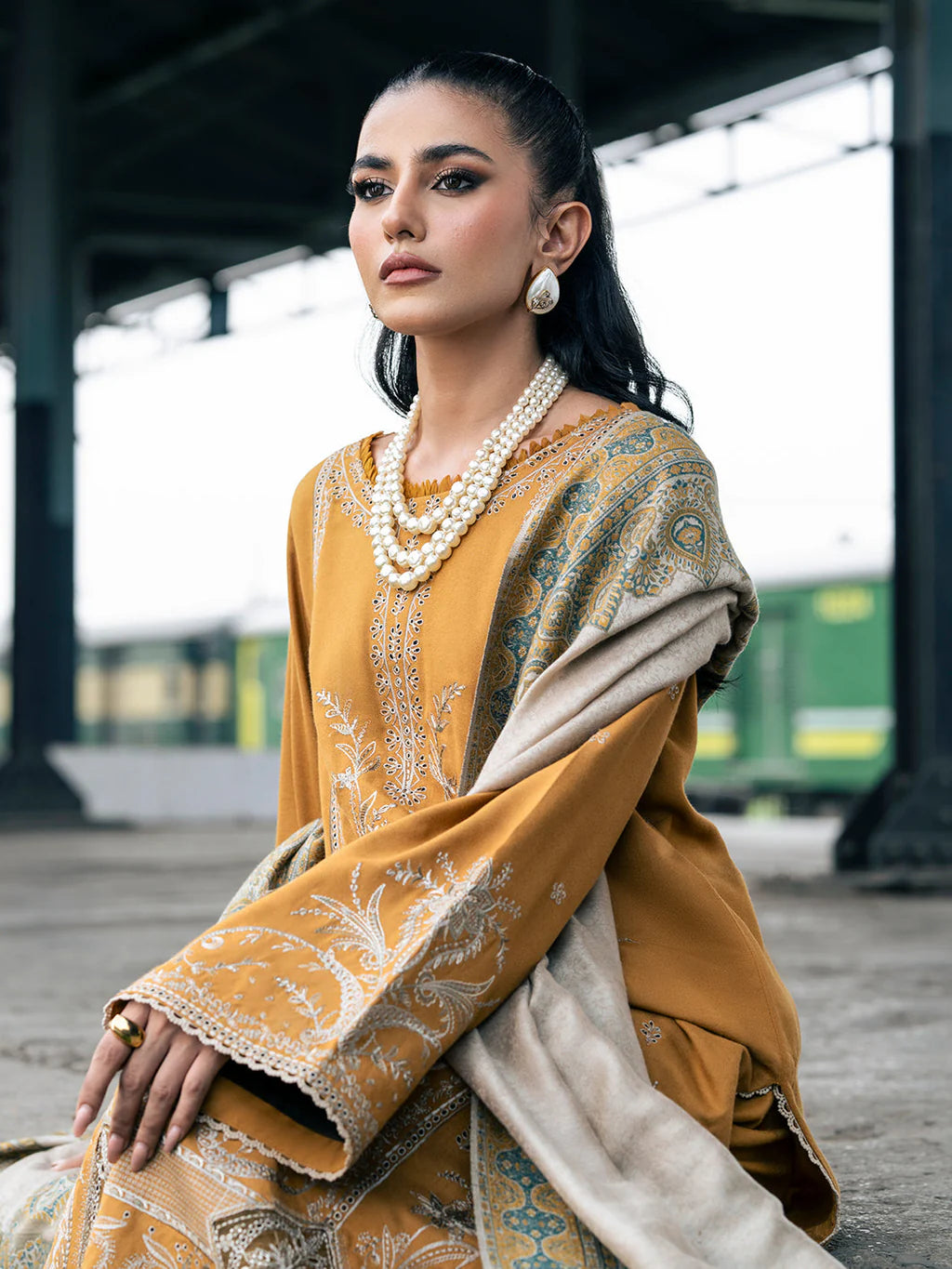 IZEL 3PC Embroidered